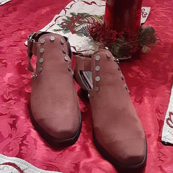 Ladies mules - Picture 1 of 3